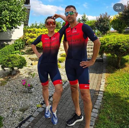 Para triathlonowa trenuje razem w pasujących strojach - plan treningowy dla par IM Inspiration